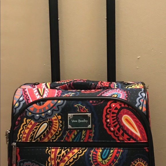 4 piece Vera Bradley luggage set - Picture 7 of 8